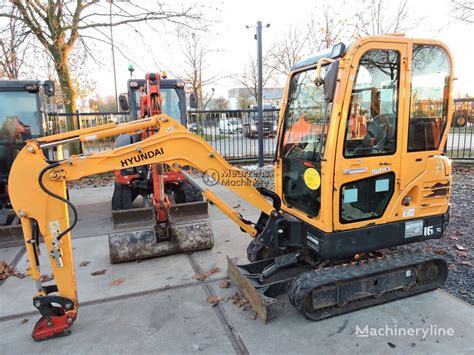 hyundai r16 3200lb mini excavator w thumb blade|Hyundai R16.